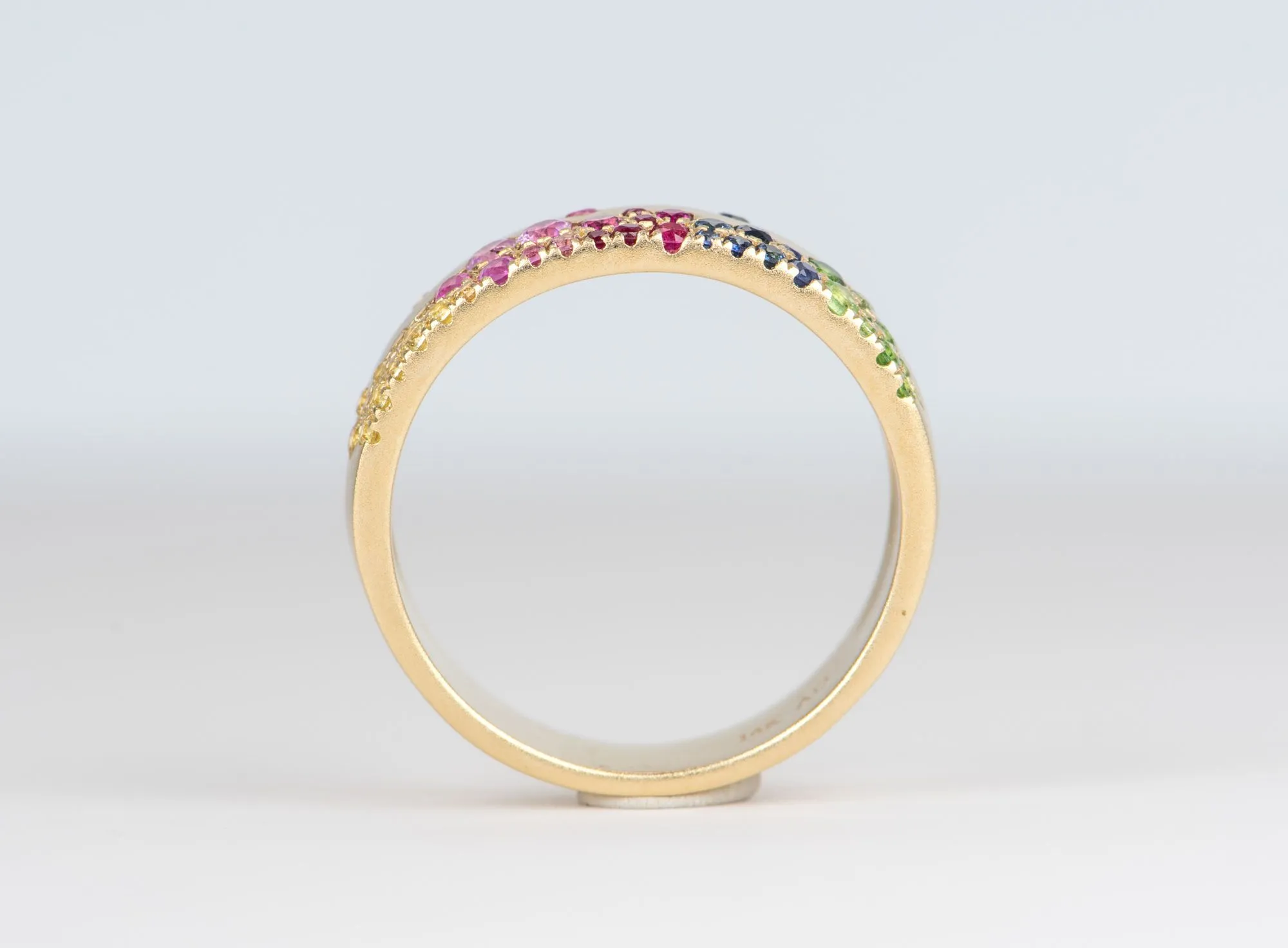 6mm Wide 14K Gold Wedding Band with Sprinkle Rainbow Sapphire R6139