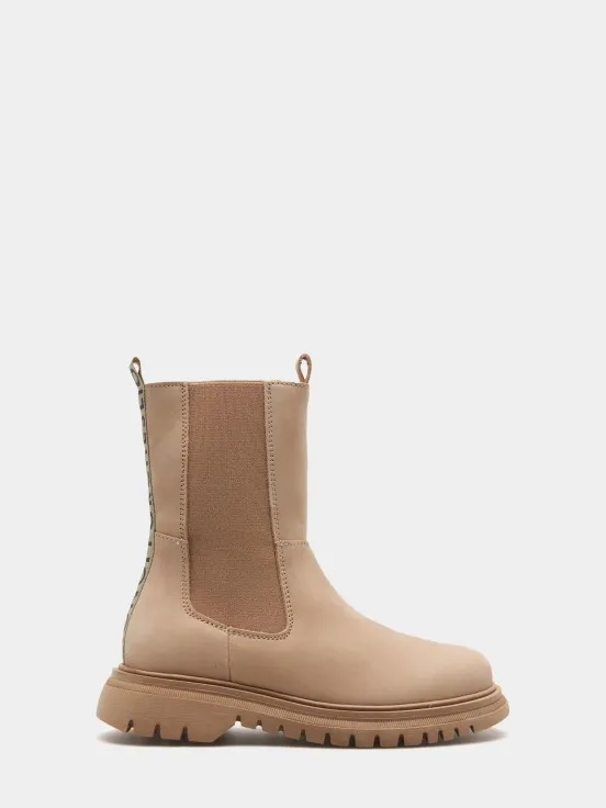 Chelsea boots